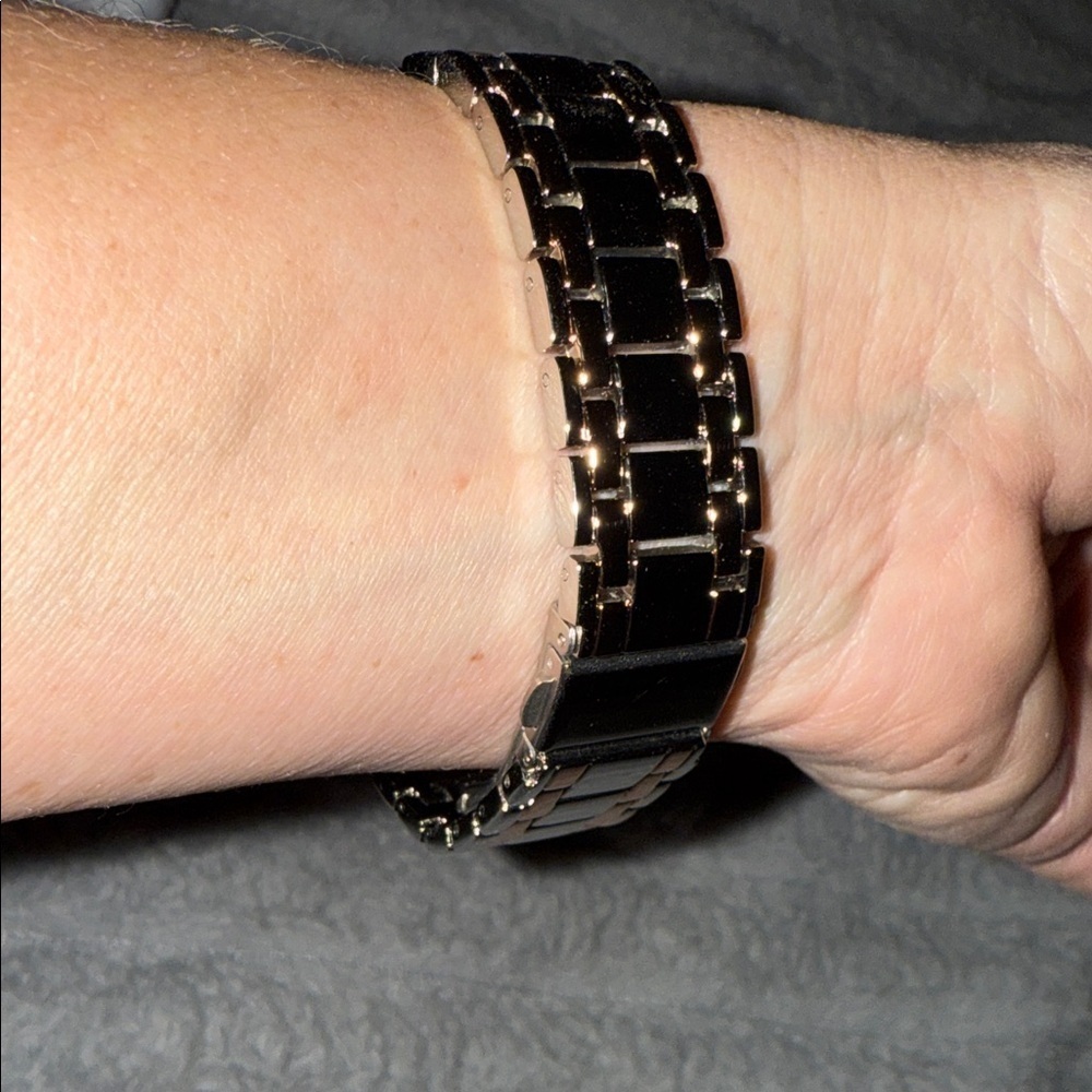 Geneva Silver and Rose Gold Women's Watch - Picture 4 of 11